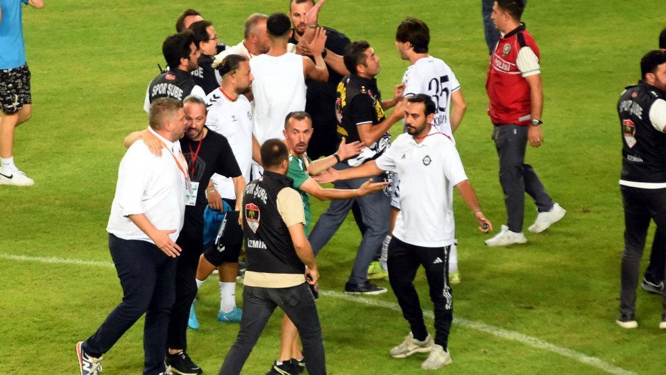 Karşıyaka - İzmir derbisinde Karşıyaka ile Altay yenişemedi: 1-1