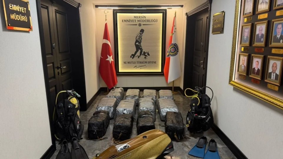 mersin limanı nda - Mersin Limanı'nda gemiye gizlenmiş yaklaşık 350 kilogram kokain ele geçirildi