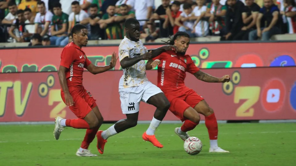 Amed Sportif - Amed Sportif, İstanbul Başakşehir’i 5-0 yenerek 10 puana yükseldi