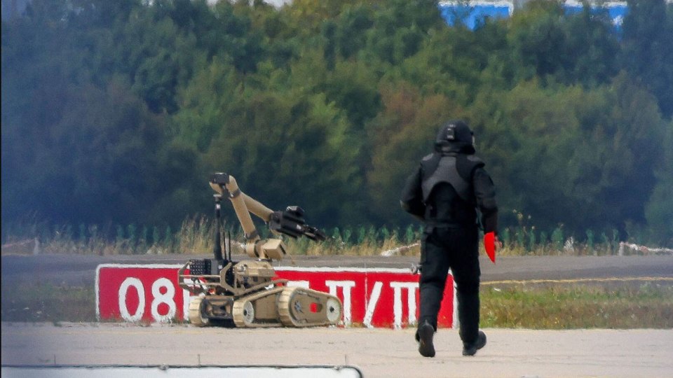 danimarka savunma bakanı - Danimarka Savunma Bakanı'nın evinin yakınında bulunan drone alarma neden oldu