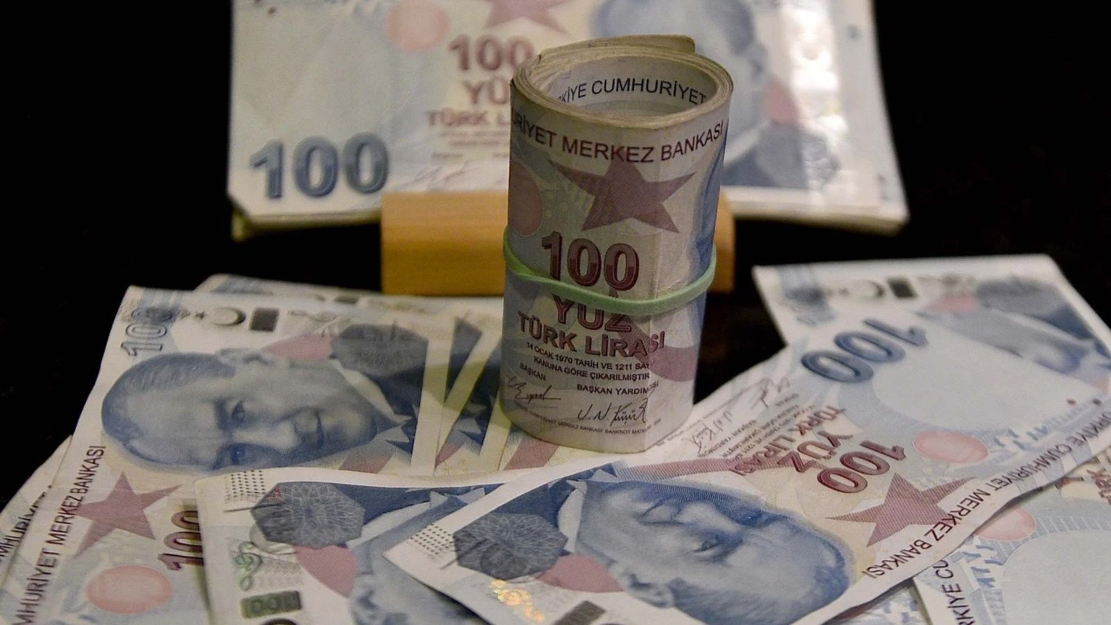 VGM BURS BAŞVURUSU 2026 - 2027! Vakıflar Genel Müdürlüğü burs başvurusu için tarih belli mi, başvuru şartları neler?