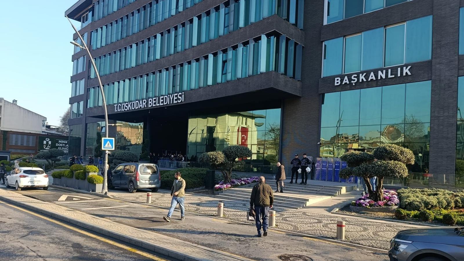 Üsküdar Belediyesi'ne operasyon. Üç kişi tutuklandı