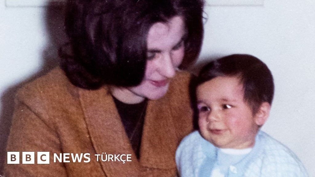 'Anneliğe layık olmadığımı söylediler': İngiltere'de bebekleri zorla evlatlık verilen 250 bin bekar kadının hikayesi