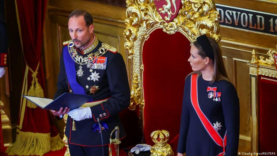 Norveç: Yeni Kral Haakon'un yemin törenine Kraliçe katılmadı