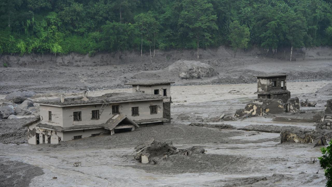 Nepal’deki sel felaketinde can kaybı 1367’ye yükseldi
