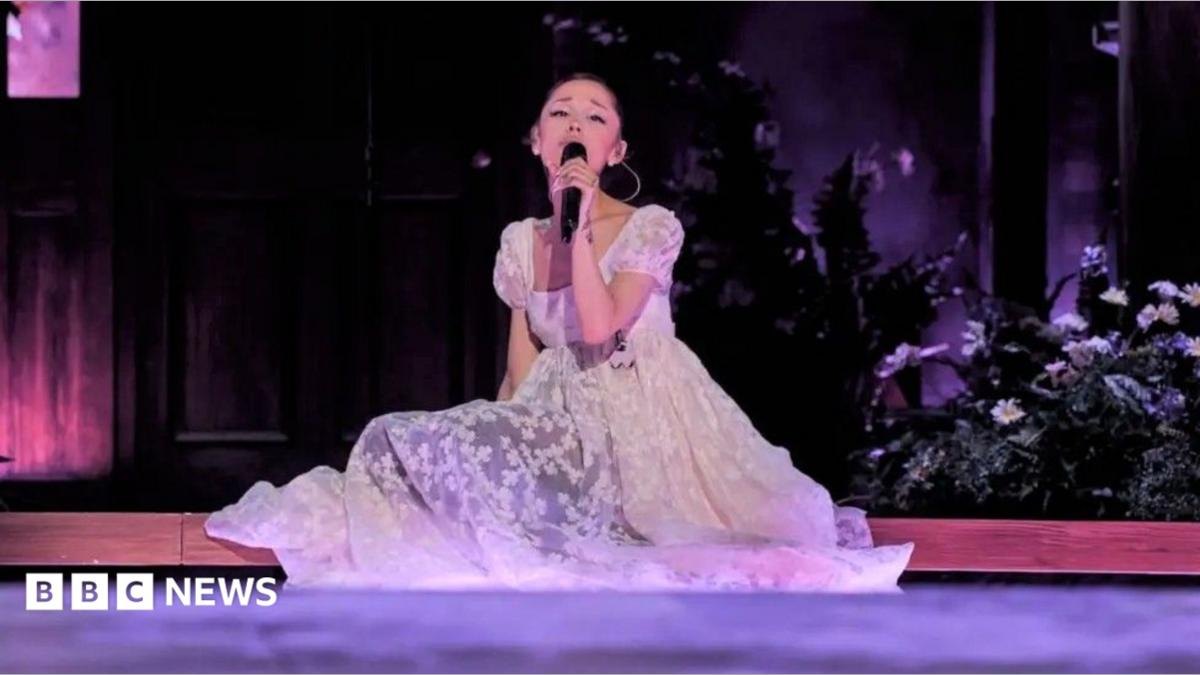 Ariana Grande turnesini sonlandırdı ve kamusal hayattan çekildi