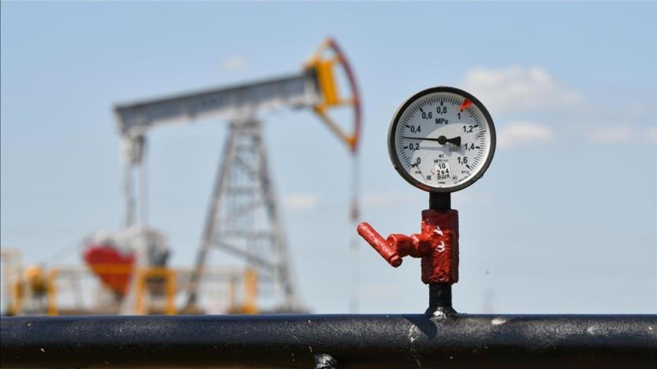 Brent petrol 100,30 dolar seviyesinde işlem görüyor