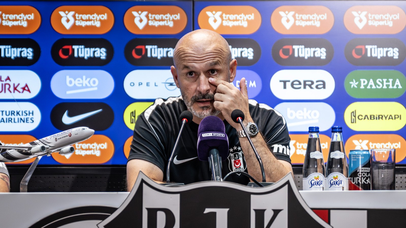 Vincenzo Italiano'dan Orkun Kökçü'ye uyarı: Hakemlerle diyalogda dikkatli olmalı