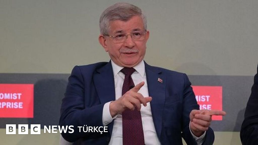 Ahmet Davutoğlu hakkında 'cumhurbaşkanına hakaret' soruşturması başlatıldı